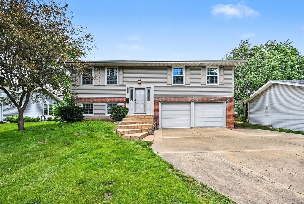 1312 West Oakmont Road Hoffman Estates IL 60169