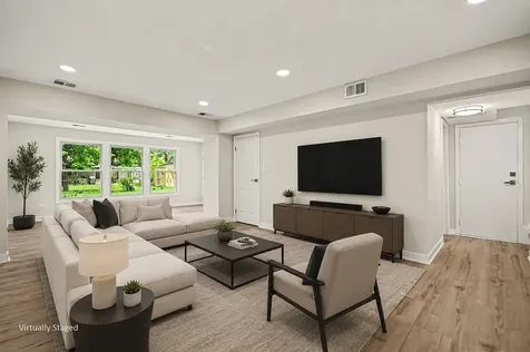 1312 West Oakmont Road Hoffman Estates IL 60169