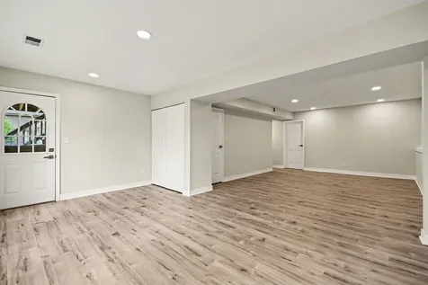 1312 West Oakmont Road Hoffman Estates IL 60169