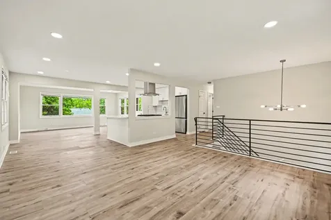 1312 West Oakmont Road Hoffman Estates IL 60169