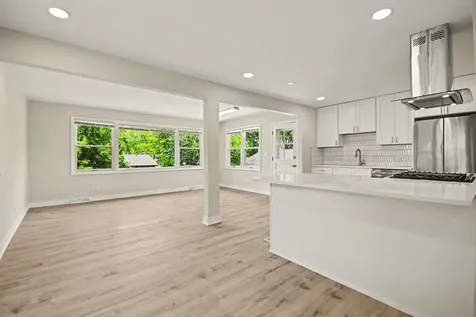 1312 West Oakmont Road Hoffman Estates IL 60169
