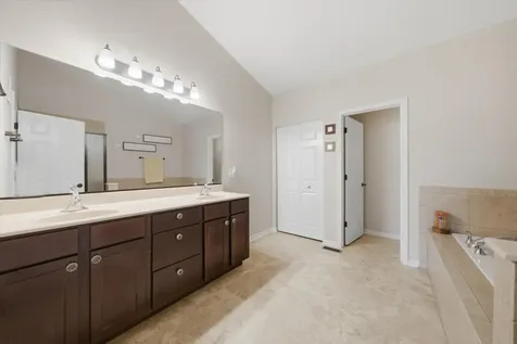2236 Bilstone Drive Lynwood IL 60411