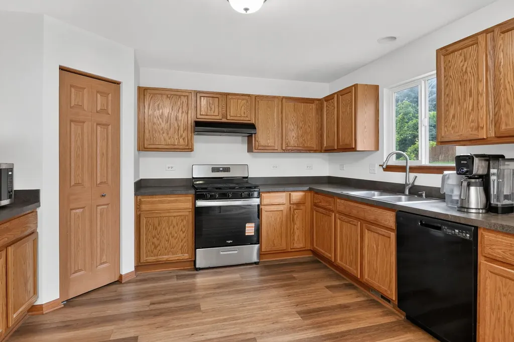 2120 Grand Pointe Trail Aurora IL 60504