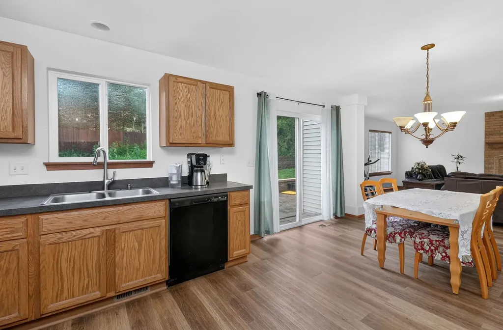 2120 Grand Pointe Trail Aurora IL 60504