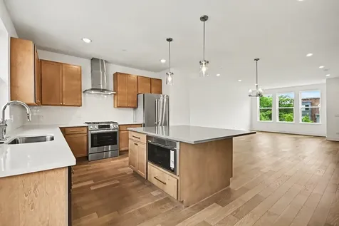 1215 Gateway Court Northbrook IL 60062