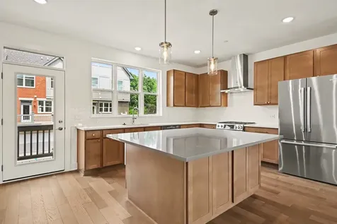 1215 Gateway Court Northbrook IL 60062