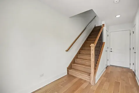 1215 Gateway Court Northbrook IL 60062