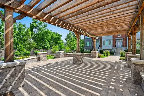 1215 Gateway Court Northbrook IL 60062