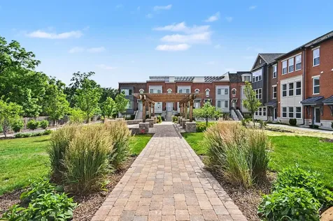 1215 Gateway Court Northbrook IL 60062