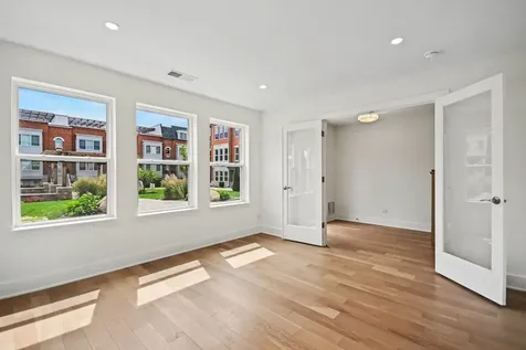 1215 Gateway Court Northbrook IL 60062