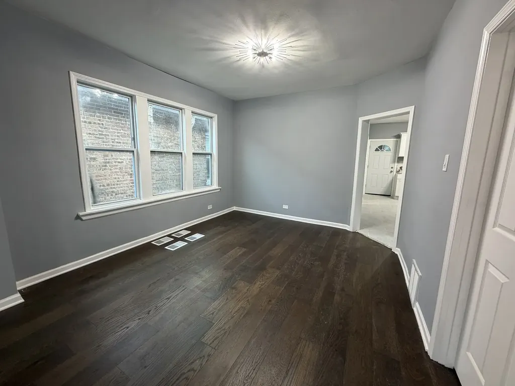 6922 South Rockwell Street Chicago IL 60629