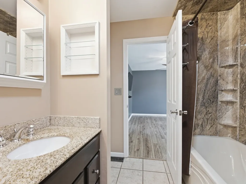 476 Essex Place Carol Stream IL 60188