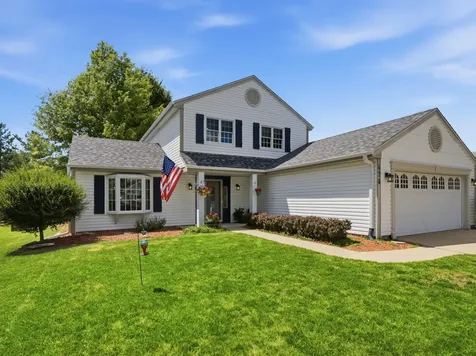 476 Essex Place Carol Stream IL 60188