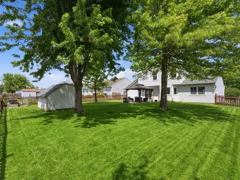 476 Essex Place Carol Stream IL 60188
