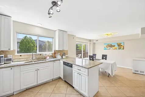 673 East Fountainview Drive Mundelein IL 60060