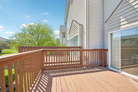 673 East Fountainview Drive Mundelein IL 60060