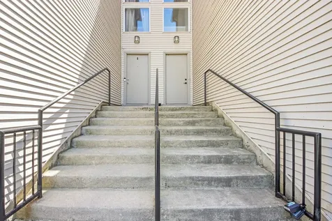 673 East Fountainview Drive Mundelein IL 60060