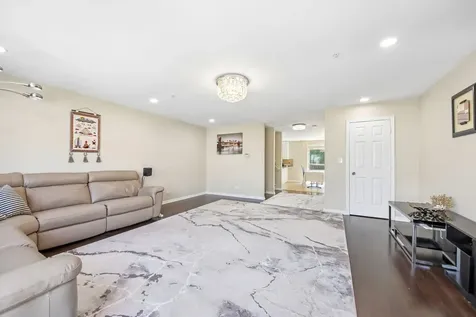 673 East Fountainview Drive Mundelein IL 60060