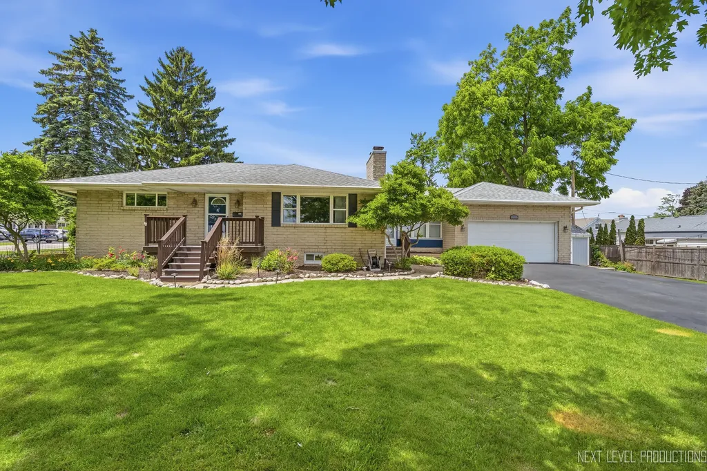 15 South 10th Street St. Charles IL 60174