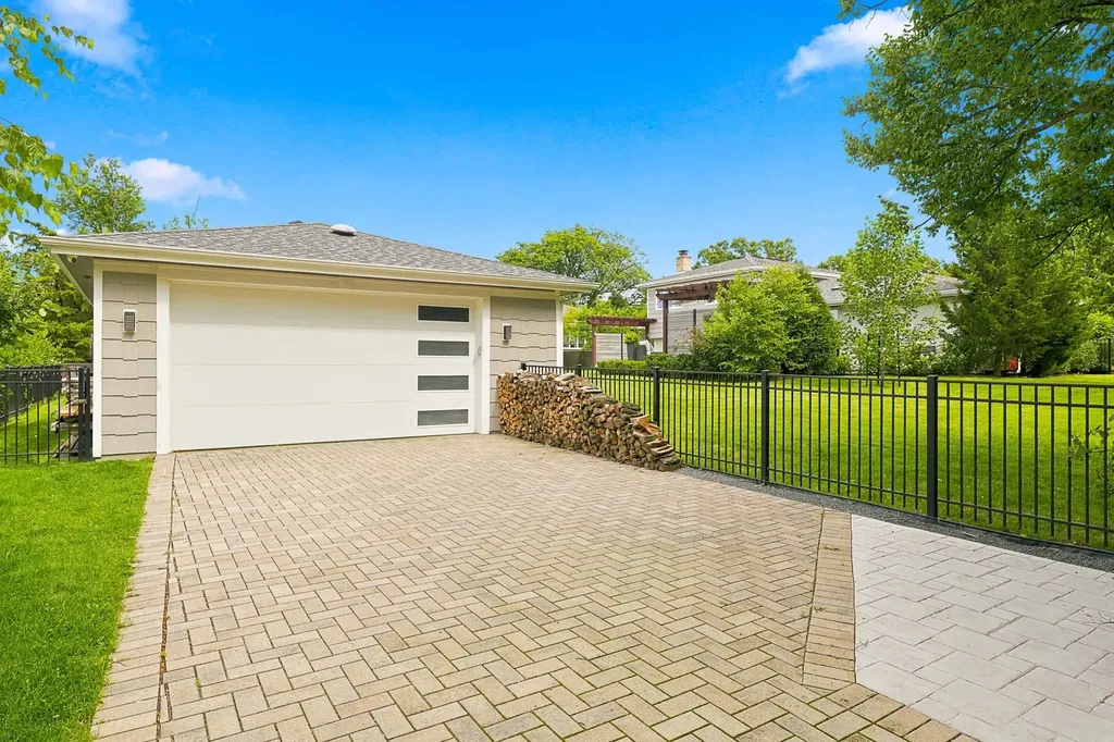 1140 68TH Street Downers Grove IL 60516