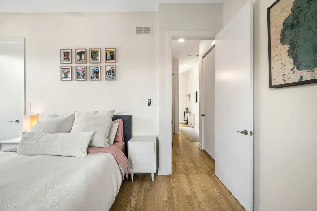2047 North Leavitt Street Chicago IL 60647