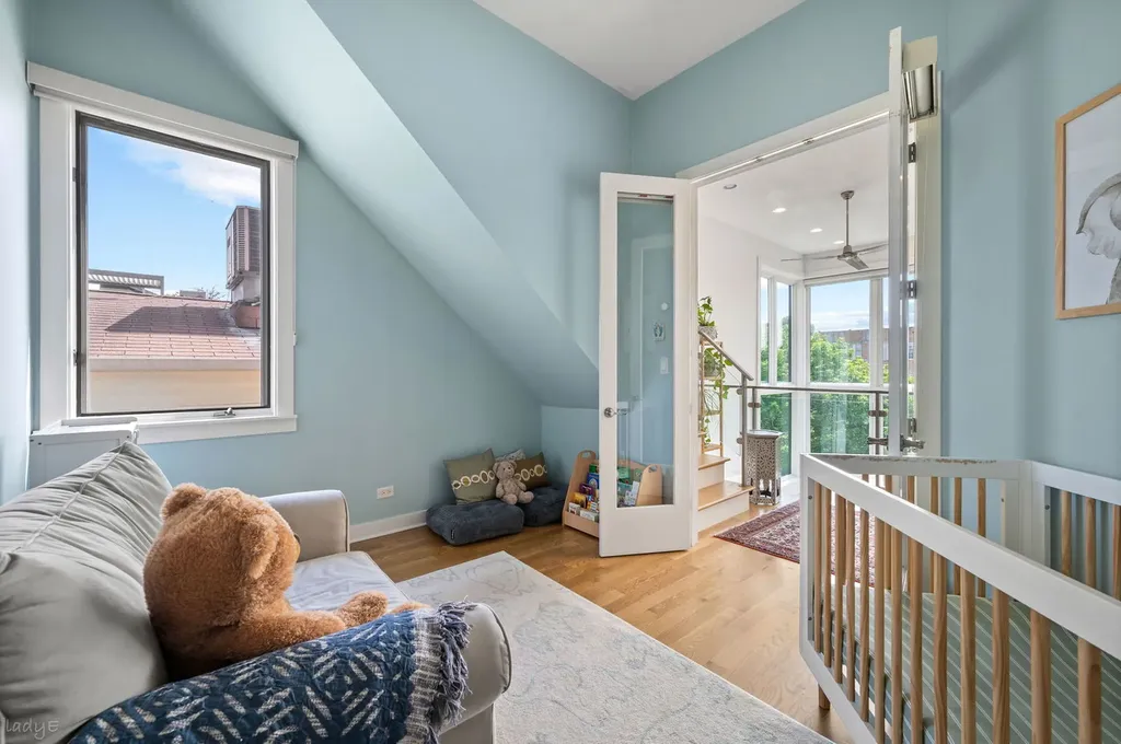 2047 North Leavitt Street Chicago IL 60647