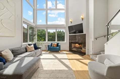 2047 North Leavitt Street Chicago IL 60647