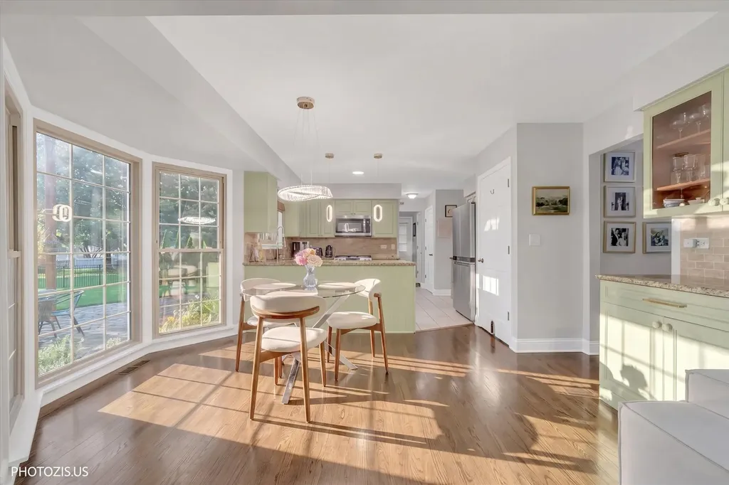 2205 Riverlea Circle Naperville IL 60565