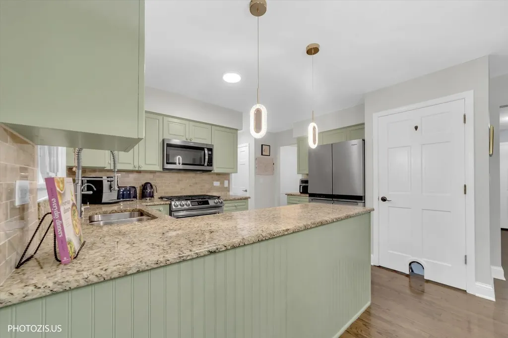 2205 Riverlea Circle Naperville IL 60565