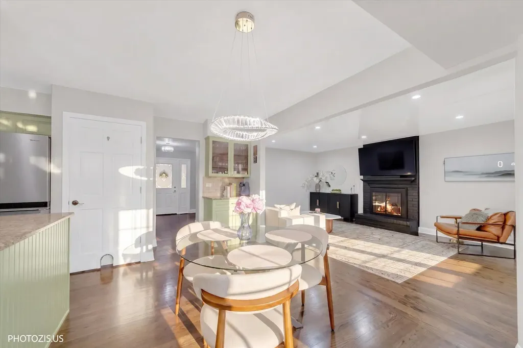 2205 Riverlea Circle Naperville IL 60565
