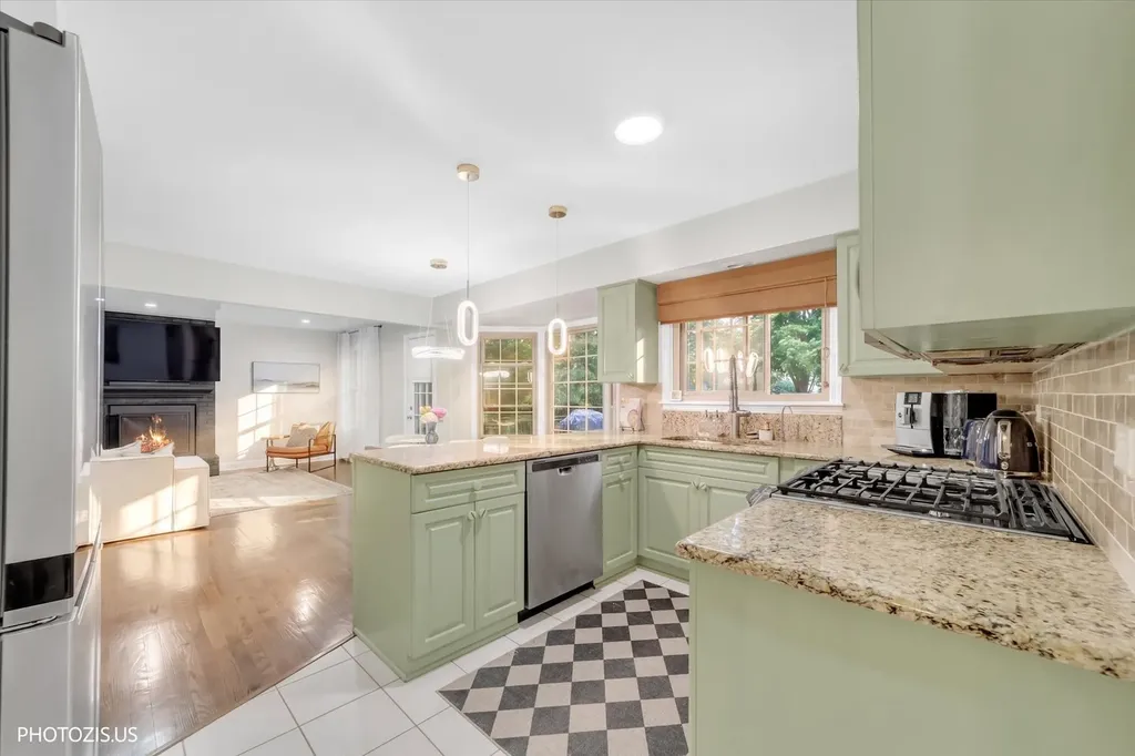 2205 Riverlea Circle Naperville IL 60565