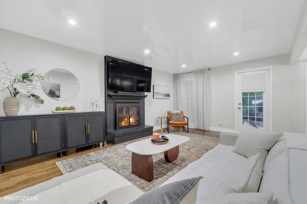 2205 Riverlea Circle Naperville IL 60565