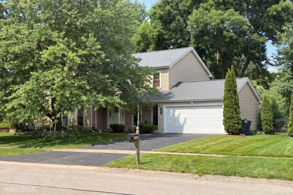 2205 Riverlea Circle Naperville IL 60565
