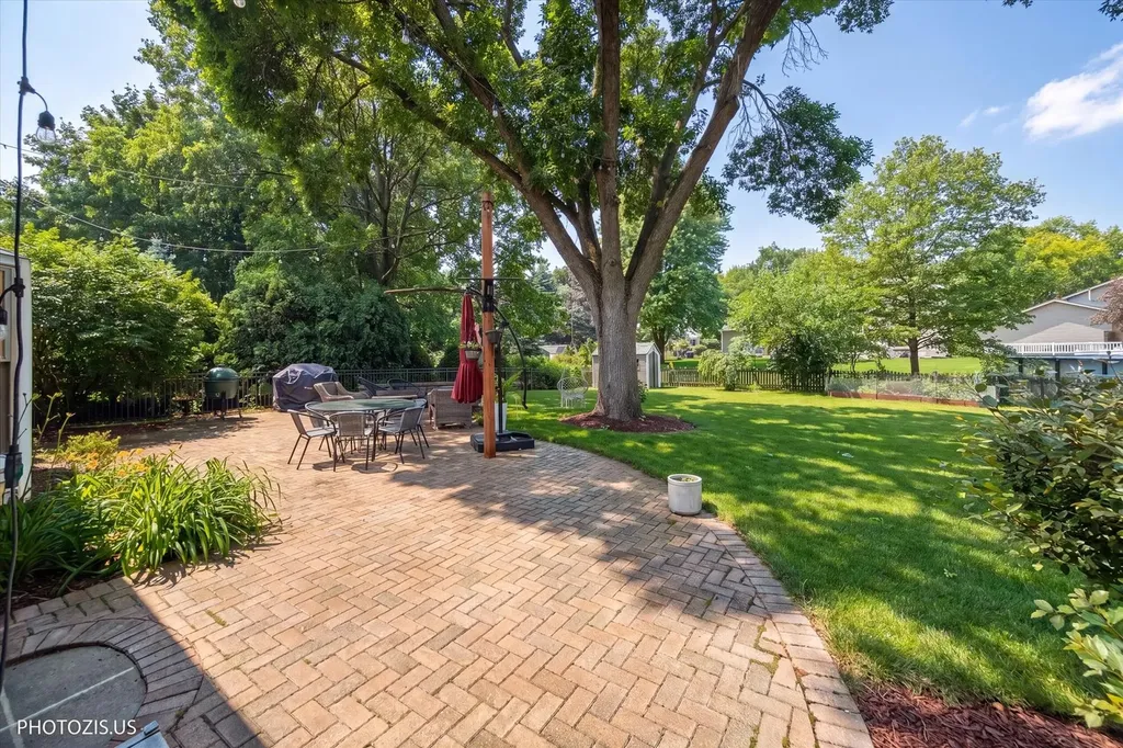 2205 Riverlea Circle Naperville IL 60565