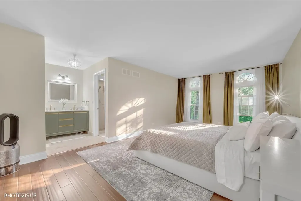 2205 Riverlea Circle Naperville IL 60565