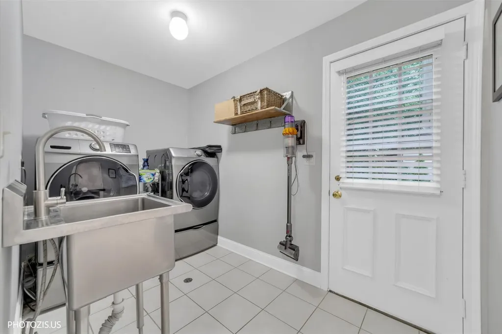 2205 Riverlea Circle Naperville IL 60565