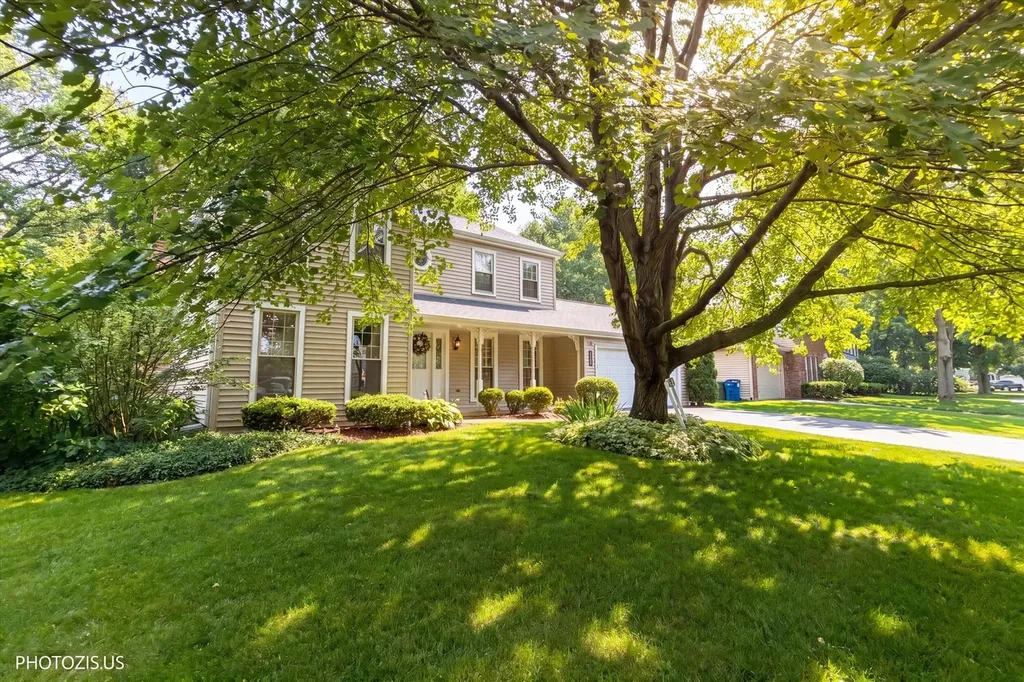 2205 Riverlea Circle Naperville IL 60565