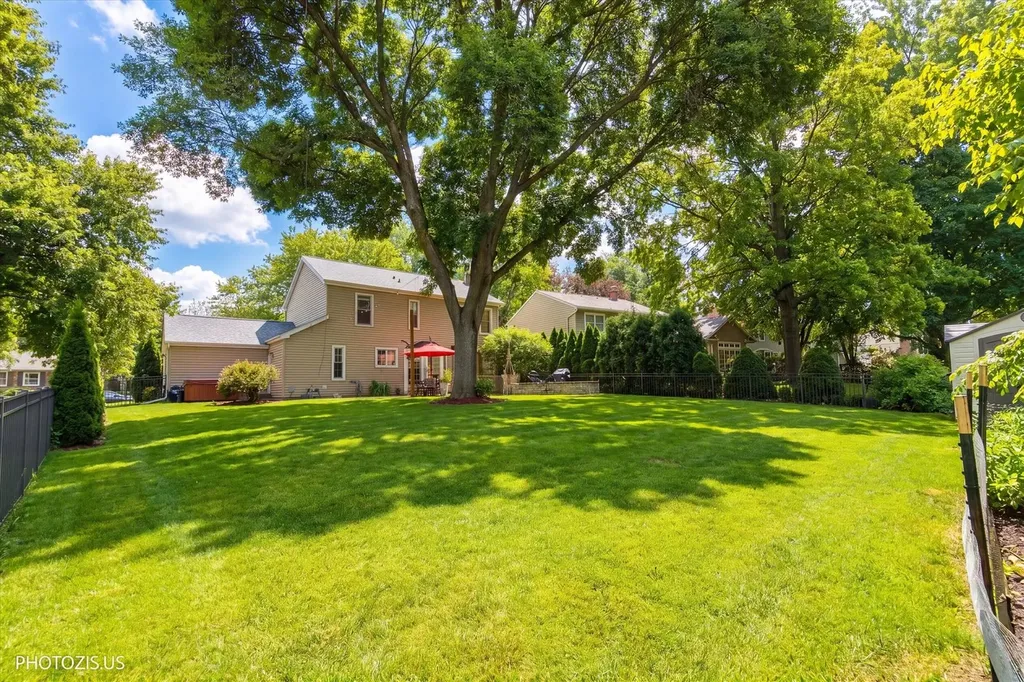 2205 Riverlea Circle Naperville IL 60565