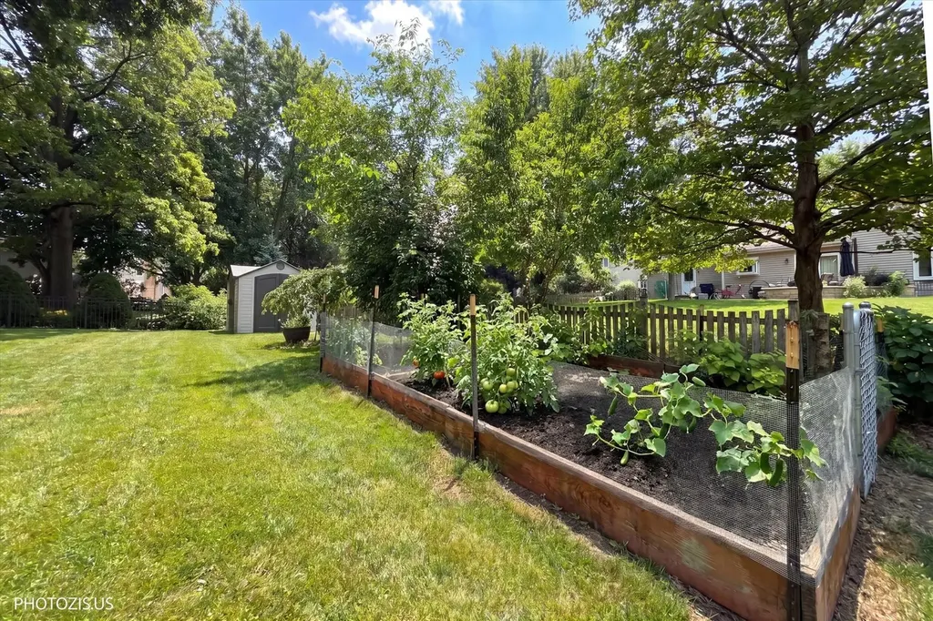 2205 Riverlea Circle Naperville IL 60565