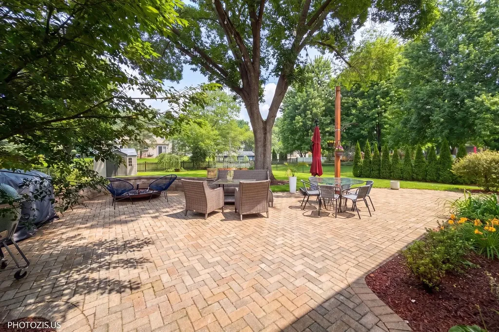2205 Riverlea Circle Naperville IL 60565