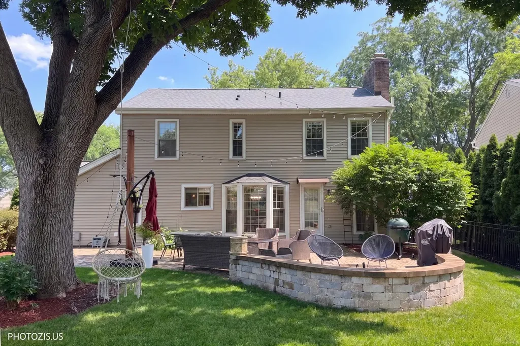 2205 Riverlea Circle Naperville IL 60565