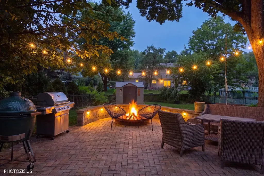 2205 Riverlea Circle Naperville IL 60565