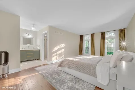 2205 Riverlea Circle Naperville IL 60565
