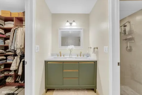 2205 Riverlea Circle Naperville IL 60565