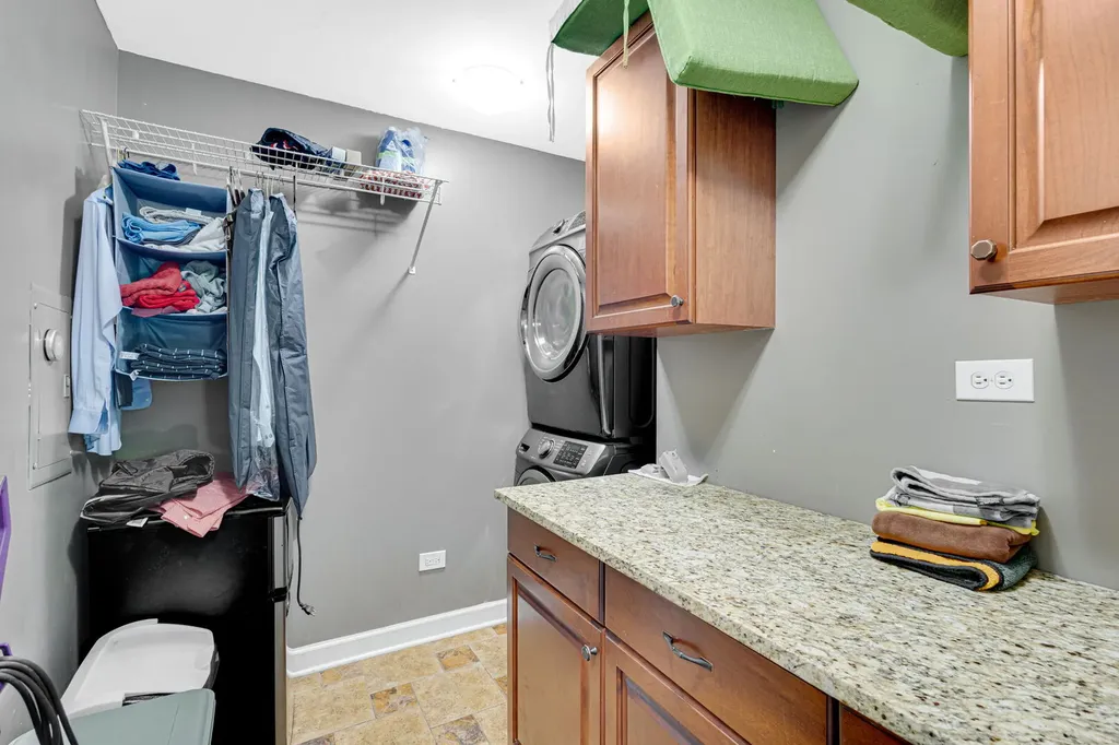 5 Oriole Court Woodridge IL 60517