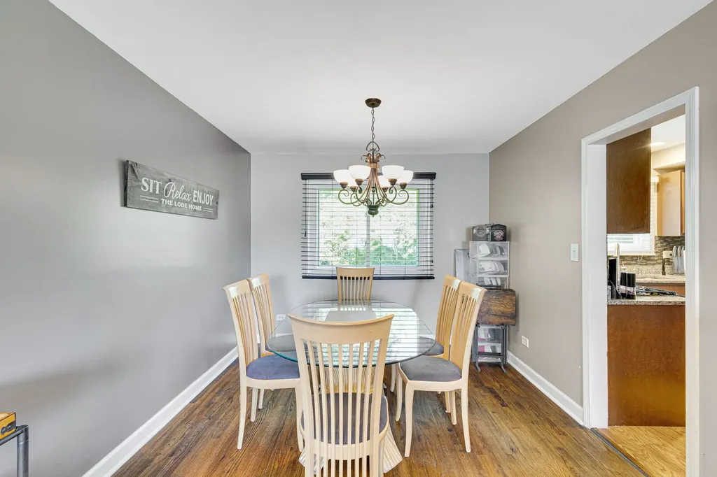 5 Oriole Court Woodridge IL 60517