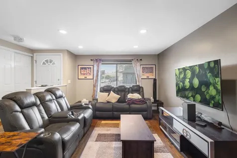 5 Oriole Court Woodridge IL 60517