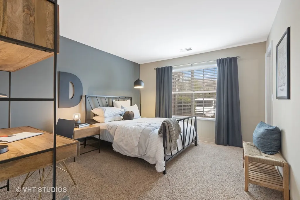 105 Kensington Circle Wheaton IL 60189