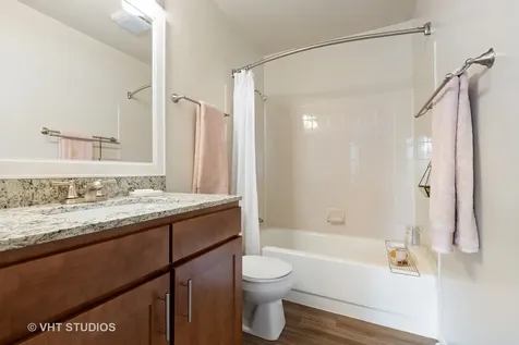 105 Kensington Circle Wheaton IL 60189