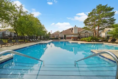 105 Kensington Circle Wheaton IL 60189